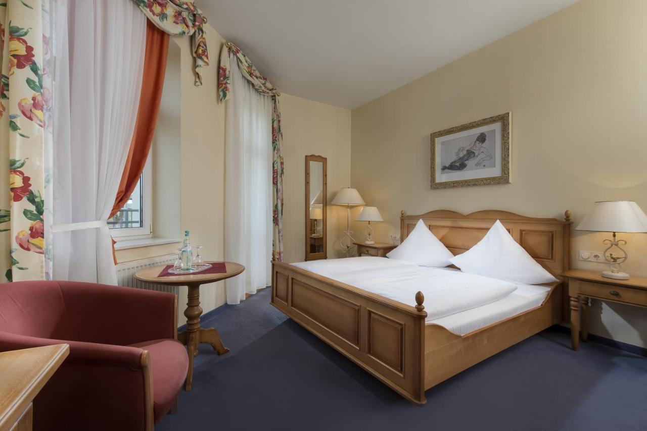 Hotel Schloss Schweinsburg Neukirchen-Pleisse Екстер'єр фото