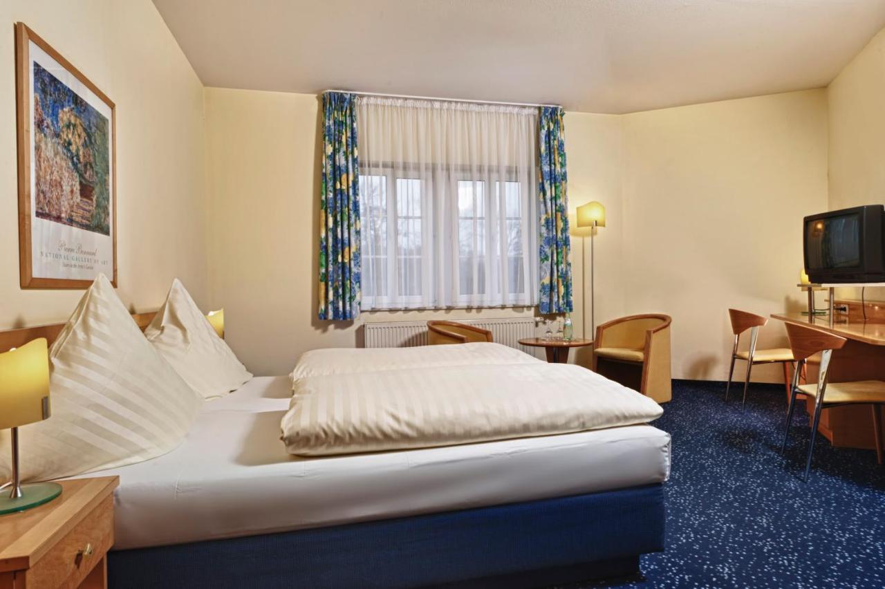 Hotel Schloss Schweinsburg Neukirchen-Pleisse Екстер'єр фото